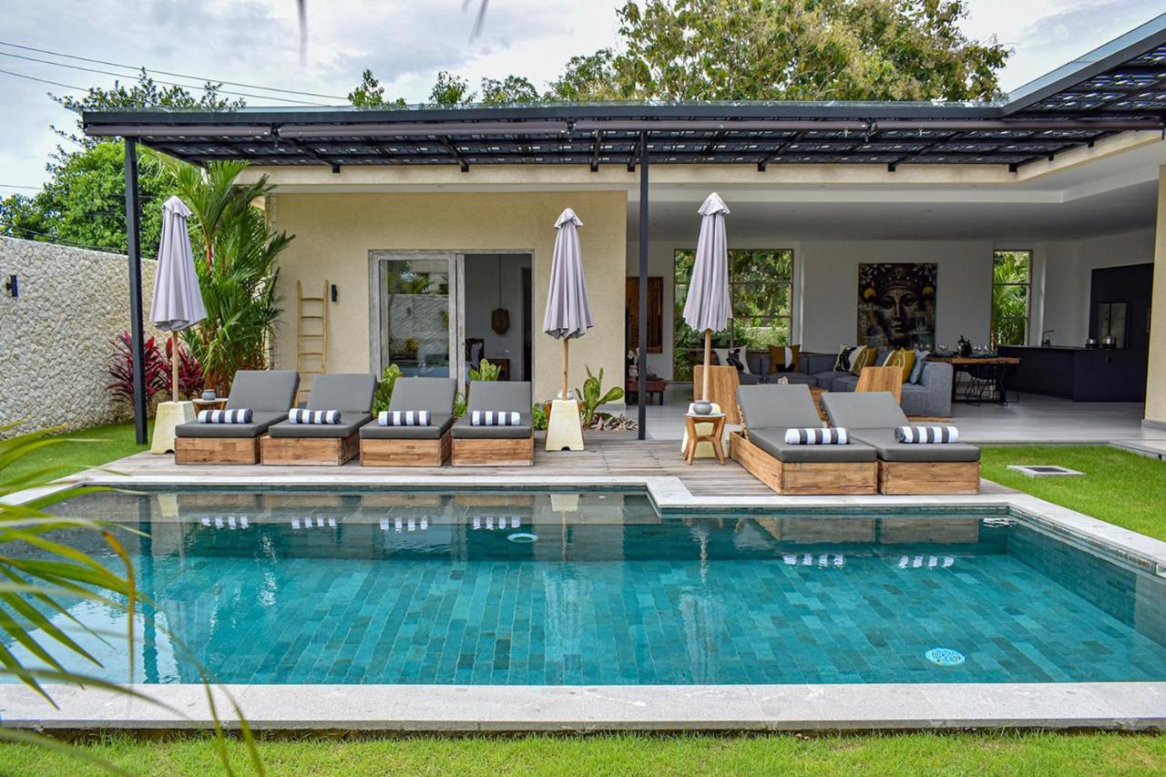 Costa Azzurra Villas By Balisuperhost Jimbaran  Bagian luar foto