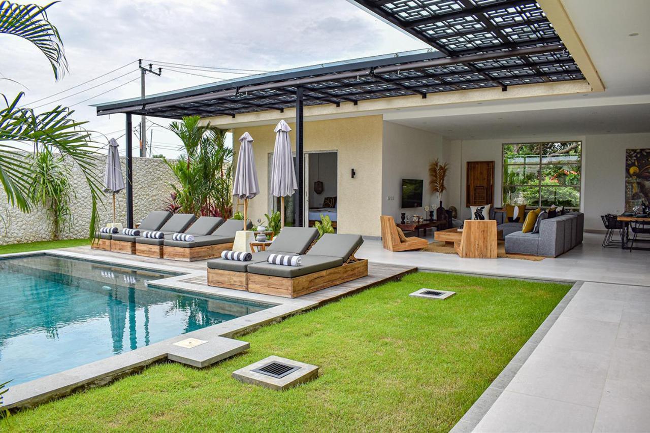 Costa Azzurra Villas By Balisuperhost Jimbaran  Bagian luar foto