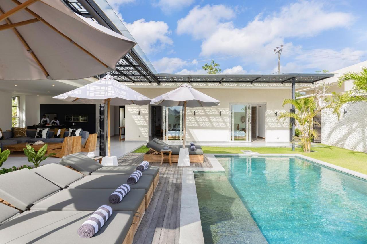 Costa Azzurra Villas By Balisuperhost Jimbaran  Bagian luar foto