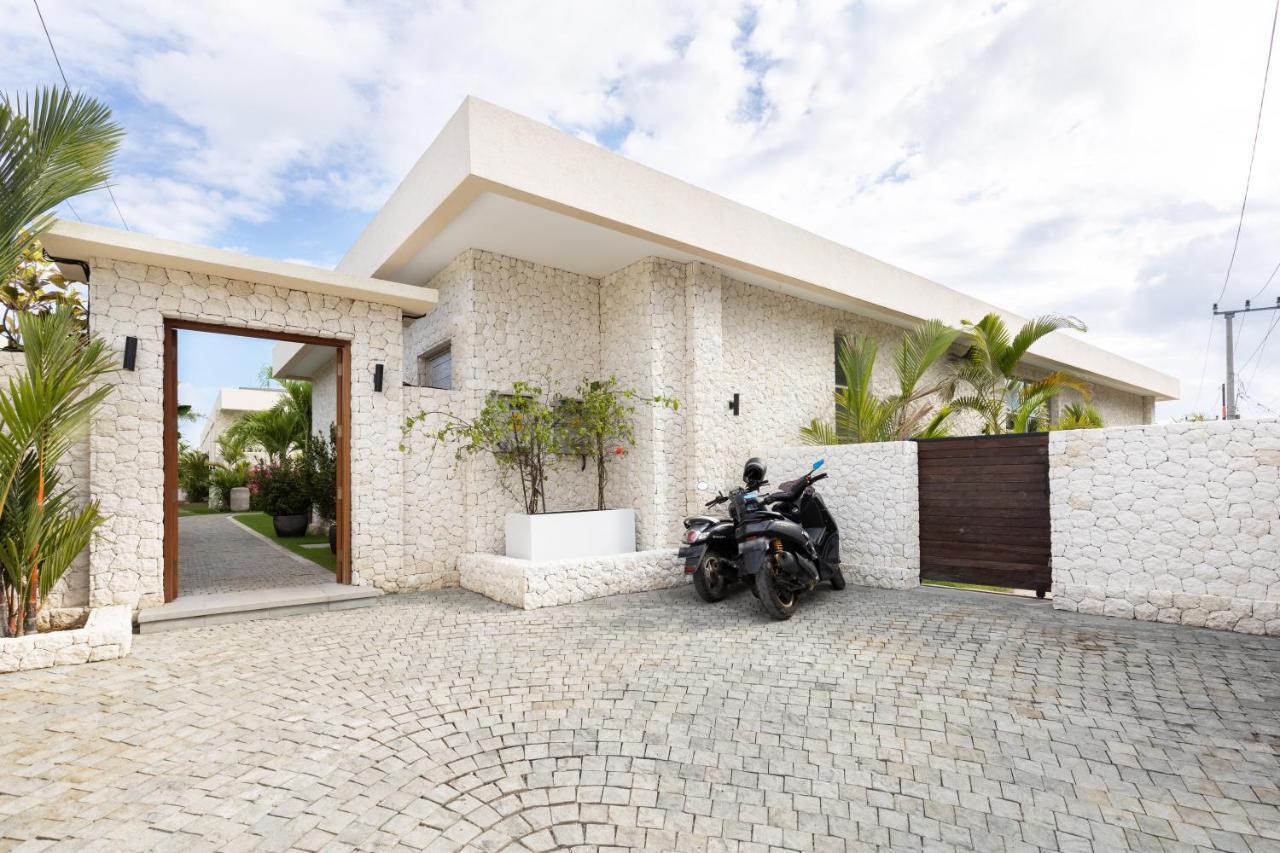 Costa Azzurra Villas By Balisuperhost Jimbaran  Bagian luar foto
